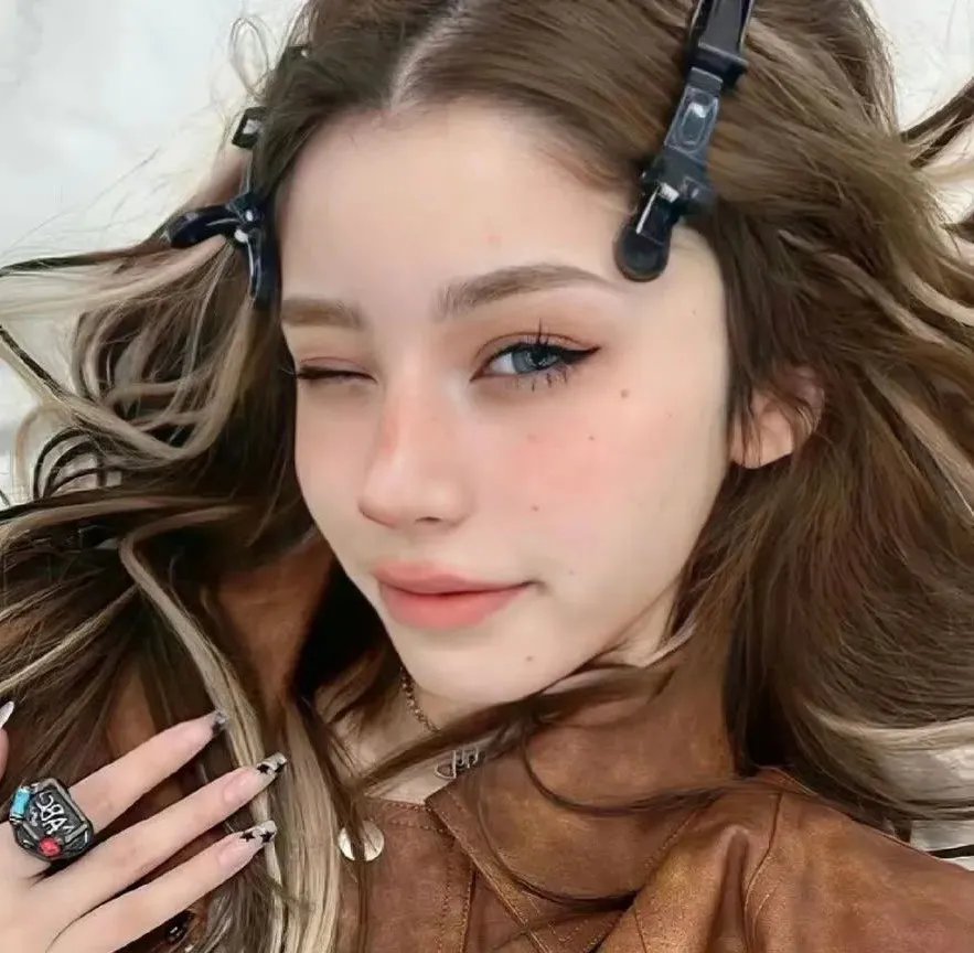 屏风美人